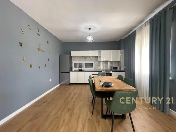 Tirane, jepet me qera apartament 2+1 Kati 3, 123 m² 800 € (Kopshti Botanik)