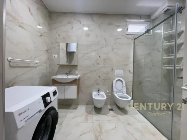 Tirane, jepet me qera apartament 2+1 Kati 3, 123 m² 800 € (Kopshti Botanik)