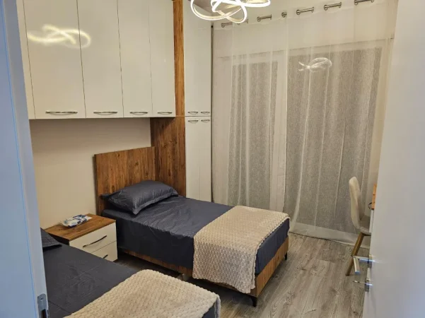 Tirane, jepet me qera apartament 2+1 Kati 1, 86 m² 700 € (Amerikan 3 , Residenca Henke)