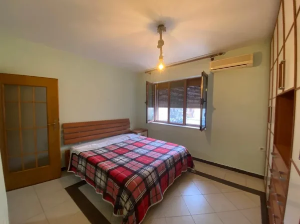 Tirane, jepet me qera apartament 1+1 Kati 3, 56 m² 500 € (Rruga e Kavajes)