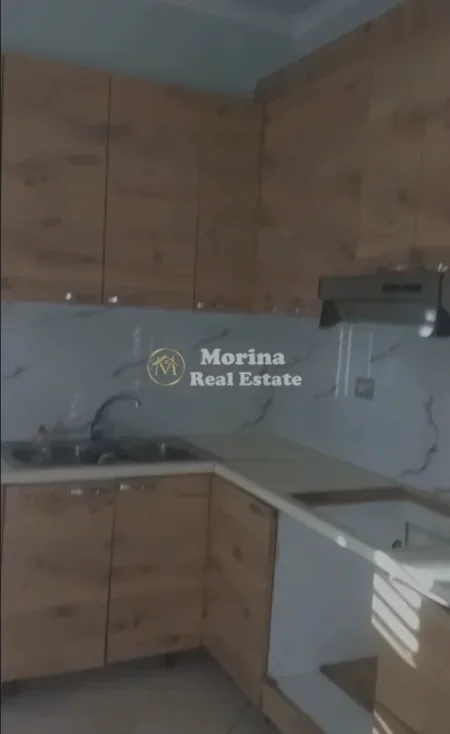 Tirane, jepet me qera Vile 2+1 Kati 2, 100 m² 250 € (Kamez)