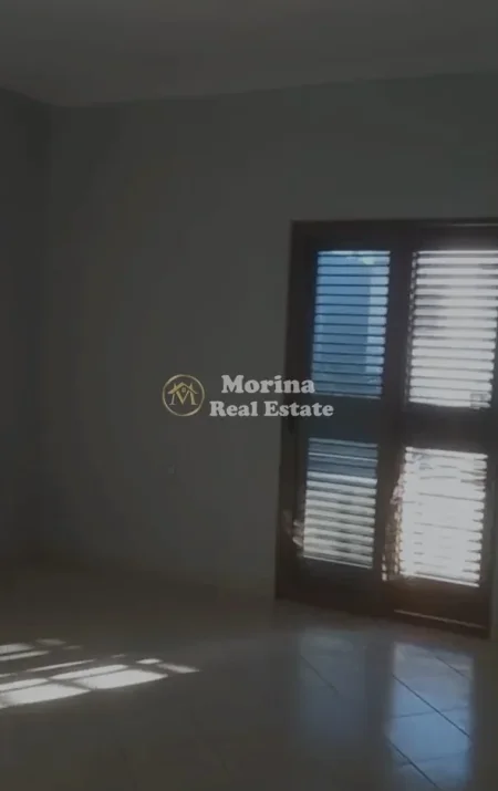 Tirane, jepet me qera Vile 2+1 Kati 2, 100 m² 250 € (Kamez)