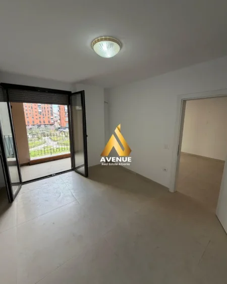 Tirane, jepet me qera ambjent biznesi Kati 3, 68 m² 500 € (KOMPLEKSI ZIRKON, TIRANË)