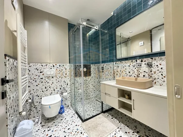 Qera, Apartament 2+1+2, Pallati me Shigjeta, Tiranë