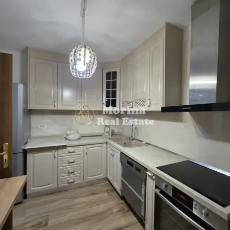 Tirane, jepet me qera apartament 4+1 Kati 6, 120 m² 1.500 € (Rruga Mine Peza)