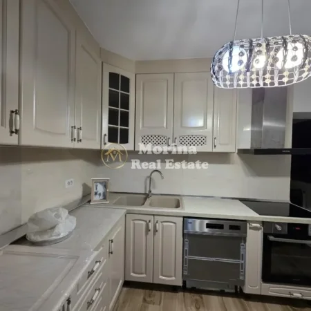 Tirane, jepet me qera apartament 4+1 Kati 6, 120 m² 1.500 € (Rruga Mine Peza)