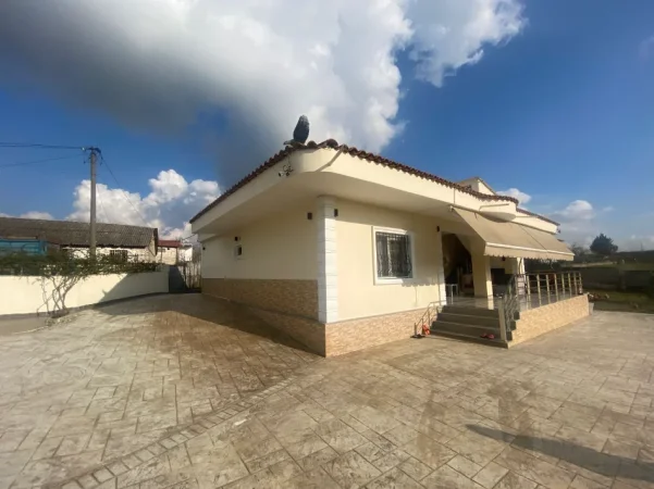 Kruje, shitet shtepi Kati 1,  +3400 m2 toke,Cmimi 20.000.000 lek (Tapize)