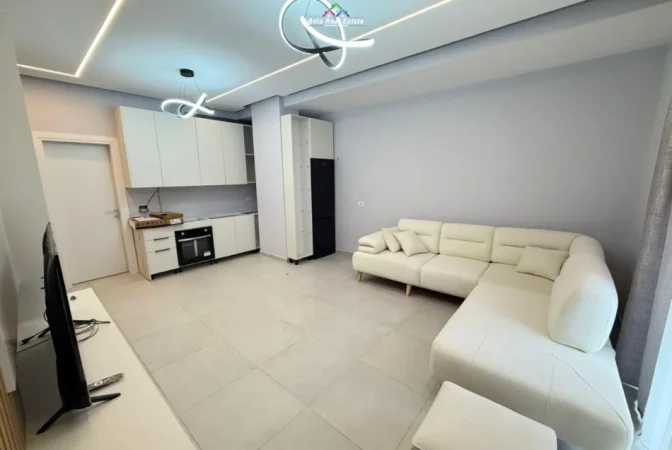 Tirane, jepet me qera apartament 2+1+Ballkon Kati 5, 85 m² 630 € (Black Stone)