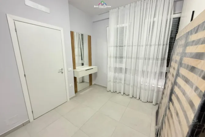 Tirane, jepet me qera apartament 2+1+Ballkon Kati 5, 85 m² 630 € (Black Stone)