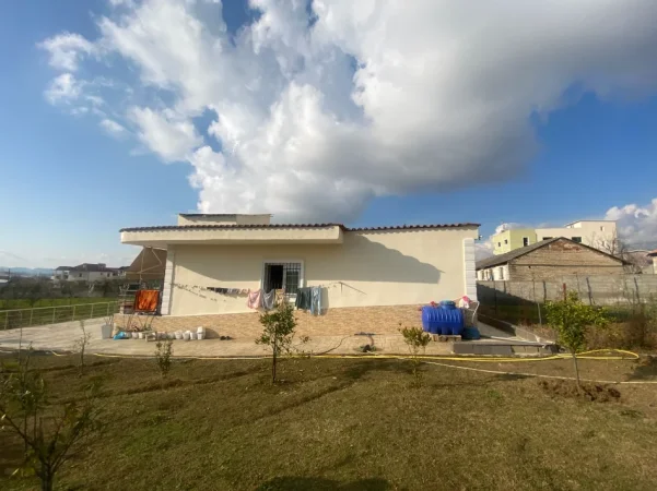 Kruje, shitet shtepi Kati 1,  +3400 m2 toke,Cmimi 20.000.000 lek (Tapize)