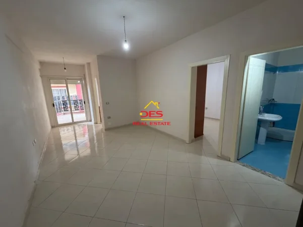 Vlore, shitet apartament 2+1+Ballkon Kati 4, 86 m² 1.600.000 € (Bulevardi Vlorë- Skelë)
