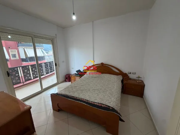 Vlore, shitet apartament 2+1+Ballkon Kati 4, 86 m² 1.600.000 € (Bulevardi Vlorë- Skelë)