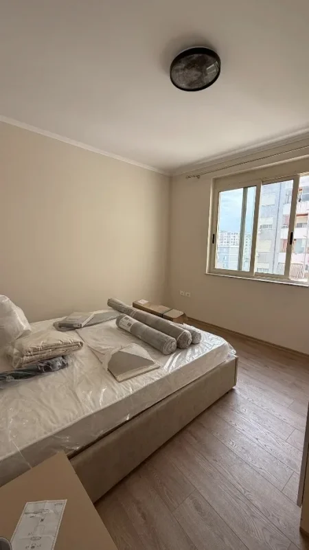 Tirane, jepet me qera apartament 1+1 Kati 3, 65 m² 500 € (Astir)