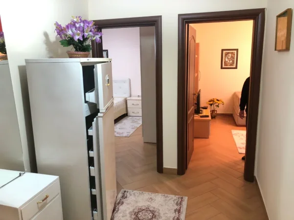 Tirane, jepet me qera apartament 1+1 Kati 4, 550 € 