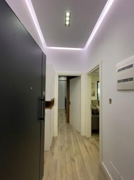 Tirane, jepet me qera apartament 1+1+Ballkon Kati 7, 72 m² 850 € (Square 21)