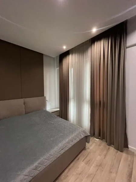 Tirane, jepet me qera apartament 1+1+Ballkon Kati 7, 72 m² 850 € (Square 21)