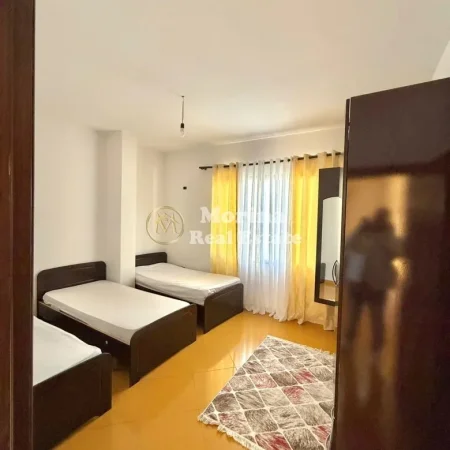 Tirane, jepet me qera apartament 1+1 Kati 3, 70 m² 450 € (21 Dhjetori)