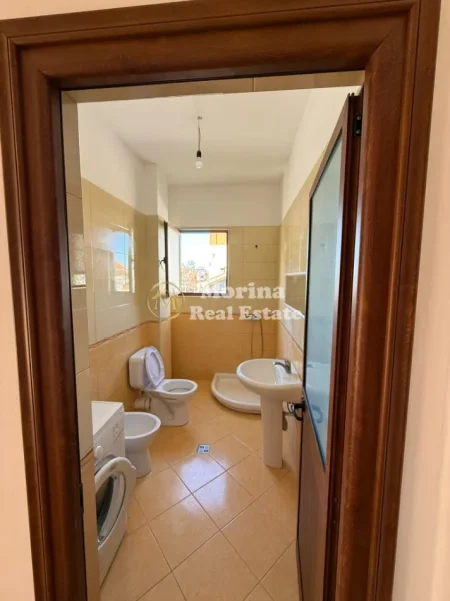 Tirane, jepet me qera apartament 1+1 Kati 3, 70 m² 450 € (21 Dhjetori)