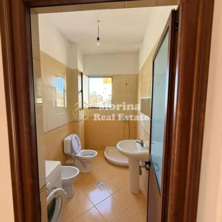 Tirane, jepet me qera apartament 1+1 Kati 3, 70 m² 450 € (21 Dhjetori)