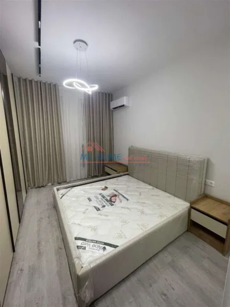 Shqiperi, jepet me qera apartament 2+1+Ballkon Kati 1, 120 m² 570 € (Univers City)
