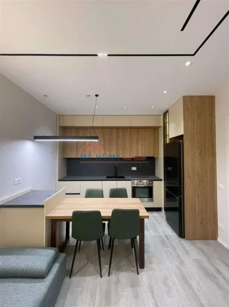 Shqiperi, jepet me qera apartament 2+1+Ballkon Kati 1, 120 m² 570 € (Univers City)