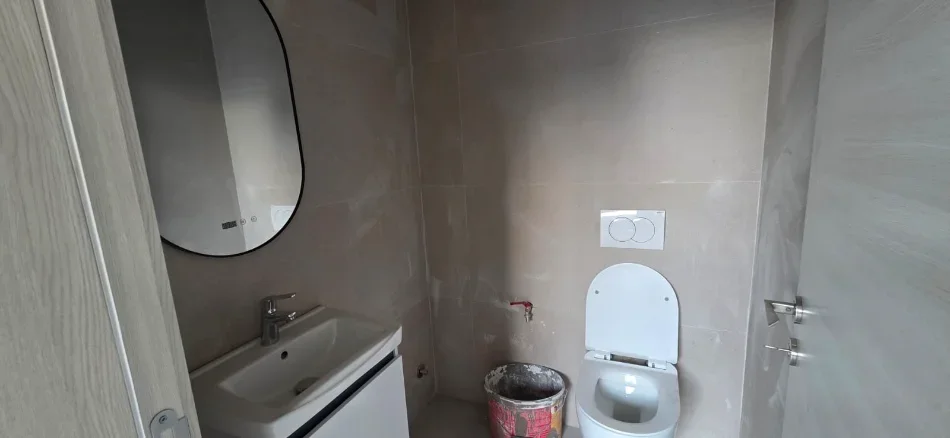 Tirane, shitet ambjent biznesi Kati 0, 75 m² 339.750 € (Paskuqan)