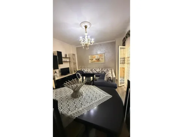 Durres, jepet me qera apartament 1+1 Kati 3, 58 m² 350 € (Rrota e kuqe,plazh ,Durres)