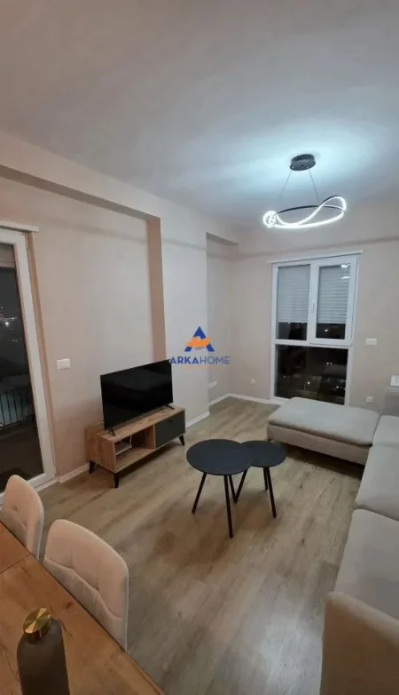 Tirane, jepet me qera apartament 1+1+Ballkon Kati 8, 92 m² 550 € 