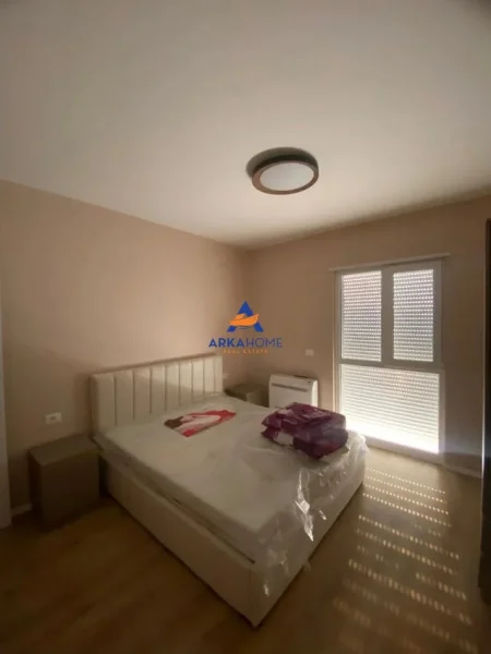 Tirane, jepet me qera apartament 1+1+Ballkon Kati 8, 92 m² 550 € 