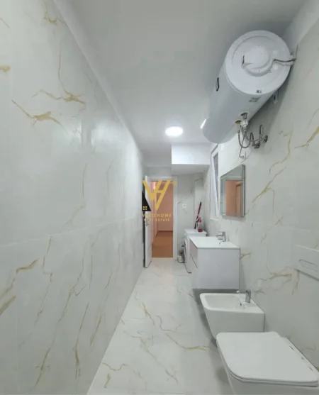 Tirane, jepet me qera zyre Kati 3, 88 m² 1.220 € (QENDER)