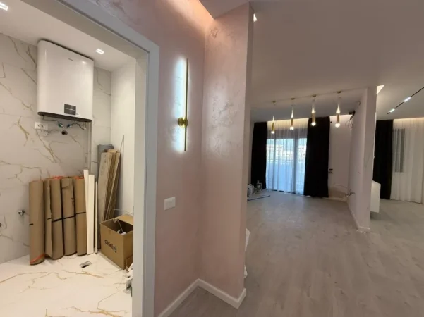 Tirane, jepet me qera ambjent biznesi , 140 m² 1.200 € (Liqeni i Thate)