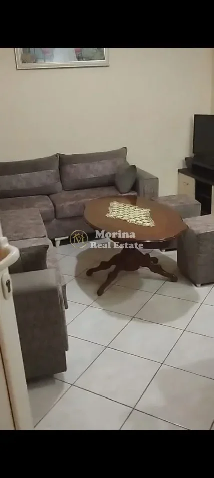 Tirane, jepet me qera apartament 1+1 Kati 2, 80 m² 330 € (Laprake)