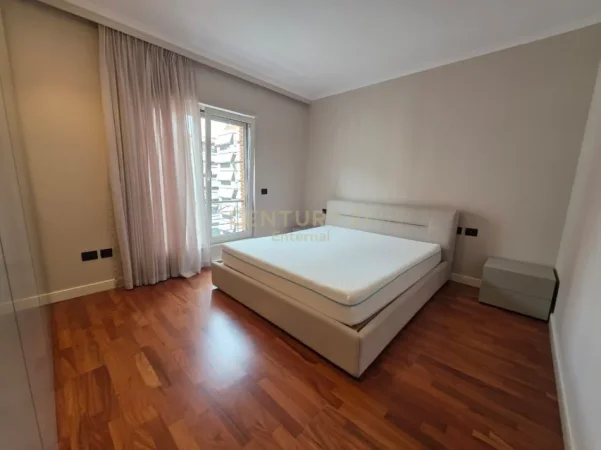 Tirane, jepet me qera apartament 2+1 Kati 6, 120 m² 1.100 € (Kompleksi Delijorgji, rruga e Kavajes)