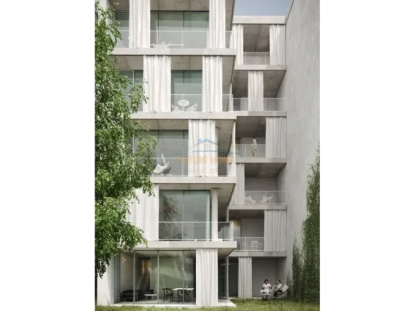 Tirane, shitet apartament 3+1 Kati 3, 161 m² 322.900 € (MJULL BATHORE)