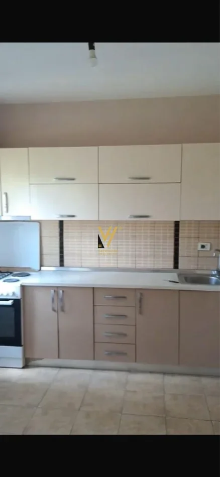 Tirane, jepet me qera shtepi 3+1+Ballkon Kati 1, 102 m² 420 € (PASKUQAN)