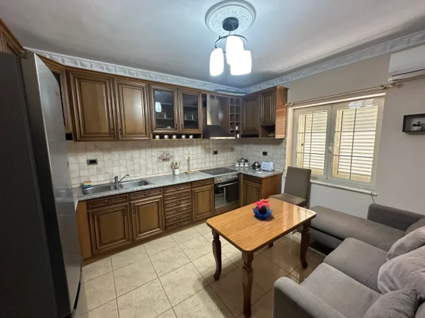 Tirane, jepet me qera apartament 2+1+Aneks Kati 1, 79 m² 650 € (Rruga Fortuzi pas Confortit)