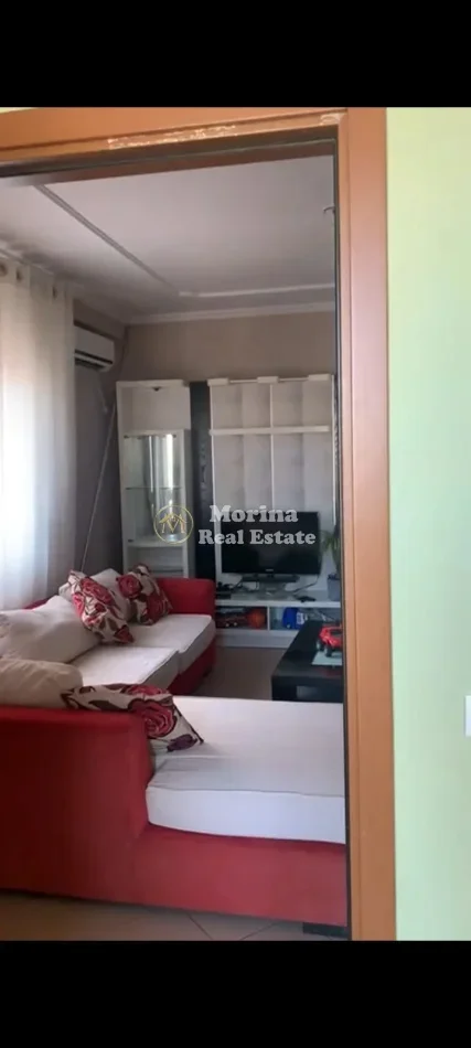 Tirane, jepet me qera apartament 1+1 Kati 5, 62 m² 600 € (Rruga e Durresit)