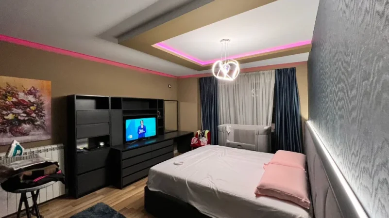 Tirane, jepet me qera apartament 1+1+Ballkon Kati 3, 95 m² 800 € (Ali Demi)