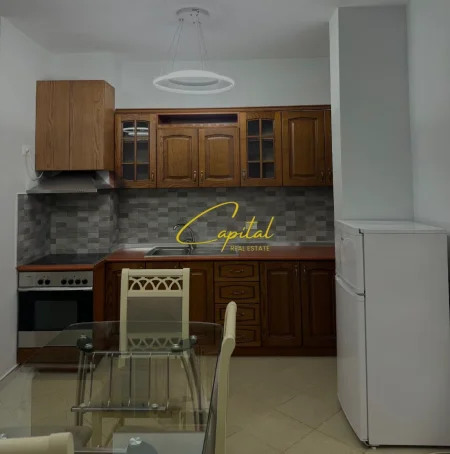 Tirane, jepet me qera apartament 1+1 Kati 5, 70 m² 550 € (KODRA E DIELLIT)