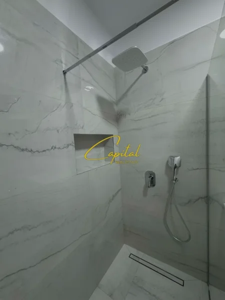 Tirane, jepet me qera apartament 1+1 Kati 5, 70 m² 550 € (KODRA E DIELLIT)