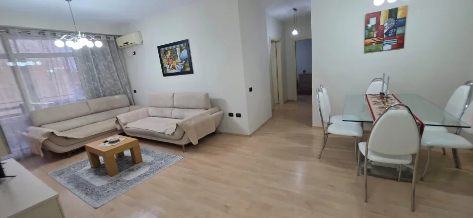 Tirane, jepet me qera apartament duplex 2+1+Aneks , 80 m² 600 € (Rruga Kongresi i Manastirit)