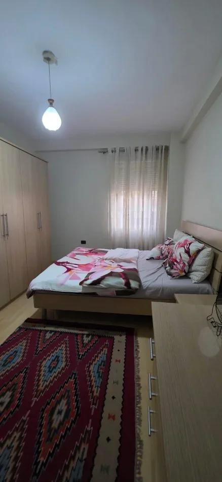 Tirane, jepet me qera apartament duplex 2+1+Aneks , 80 m² 600 € (Rruga Kongresi i Manastirit)