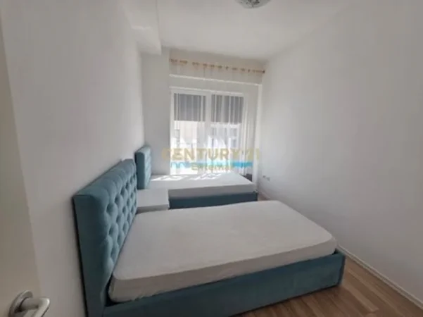 Tirane, jepet me qera apartament Kati 2, 86 m² (21 Dhjetori, Kompleksi Kontakt)