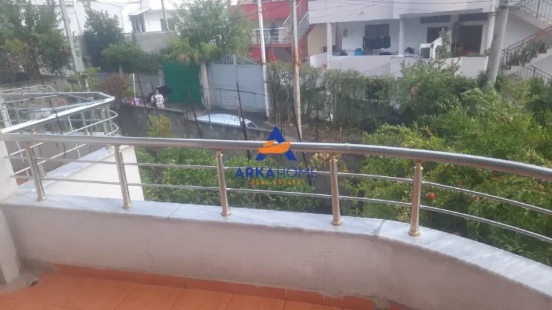 Tirane, jepet me qera apartament 2+1+Ballkon Kati 2, 148 m² 470 € 