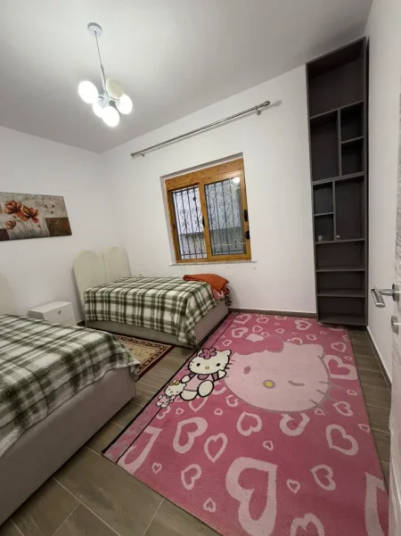 Tirane, jepet me qera 2+1 , 110 m² 600 € 