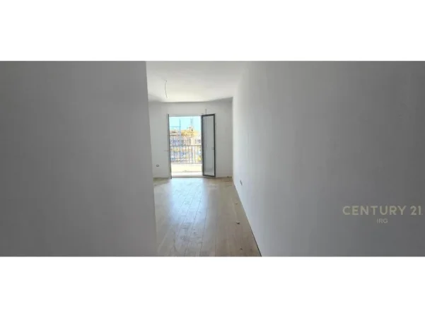 Tirane, shitet apartament 1+1 Kati 3, 84 m² 98.000 € (Paskuqan)
