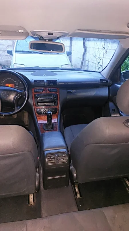 Tirane, shitet makine Mercedez benz A220 Manuale Nafte nr 0693994674 Nafte, blu e errët Klima 1.800 km 2.900 €