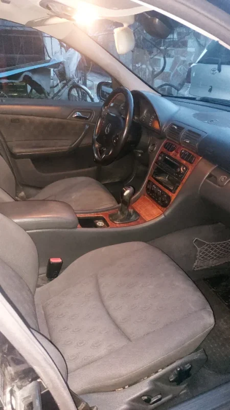 Tirane, shitet makine Mercedez benz A220 Manuale Nafte nr 0693994674 Nafte, blu e errët Klima 1.800 km 2.900 €