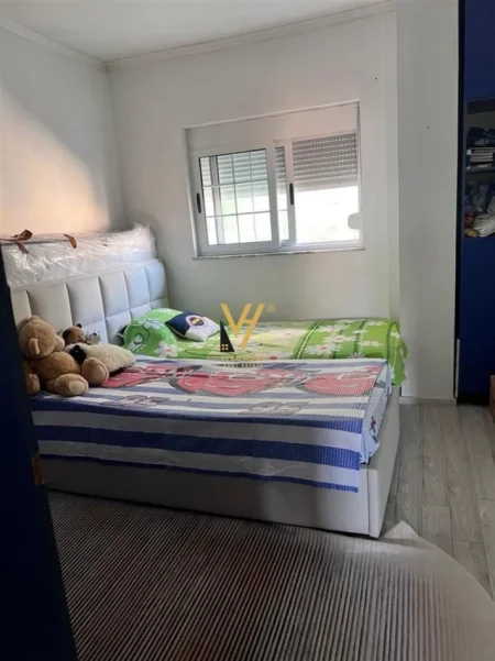 Tirane, jepet me qera apartament 2+1+Ballkon Kati 8, 100 m² 750 € (KOMUNA E PARISIT)