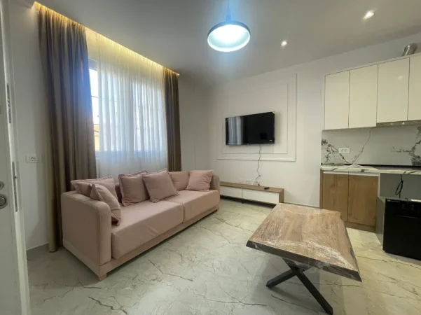 Tirane, jepet me qera Vile 2+1 Kati 2, 90 m² 600 € (Spitali Amerikan 2/Rr.Selaudin Zorba)